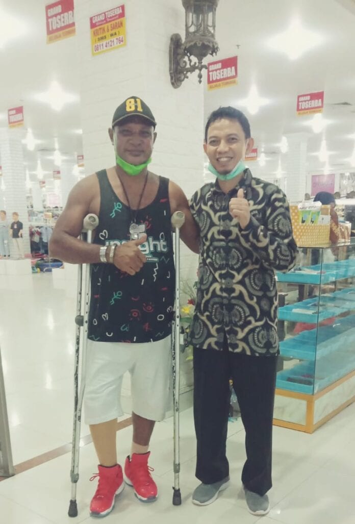 APA MASIH BUTUH TONGKAT SAAT MEMAKAI KAKI PALSU tongkat untuk pengguna kaki palsu