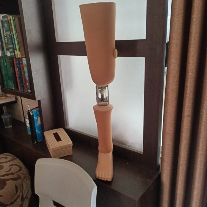 Kaki Palsu Tepat Lutut Nyaman dan Seimbang